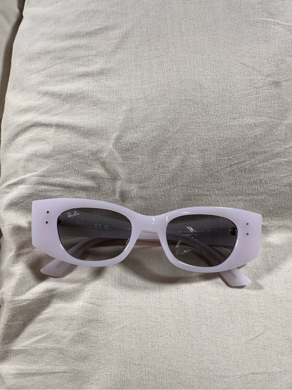 Ray Ban Kat 49mm Small Women Rectangular Sunglasses  Milky White RB4427